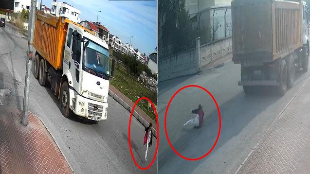Köpeklerden kaçan Mahra Melin Pınar'a kamyon çarptı