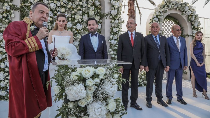 CHP lideri Kılıçdaroğlu, Başkan Böcek´in oğlunun nikah şahidi oldu