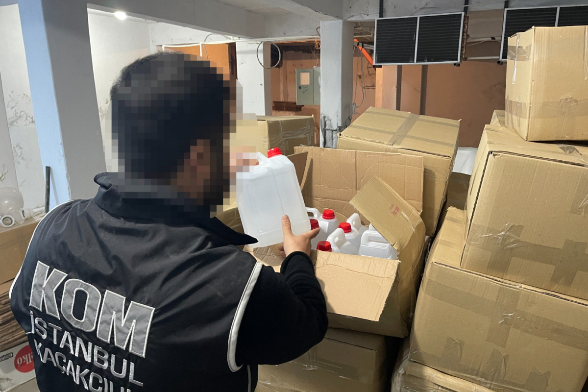 İstanbul’da sahte alkol üreticilerine baskın: 24 ton 875 litre etil alkol ele geçirildi