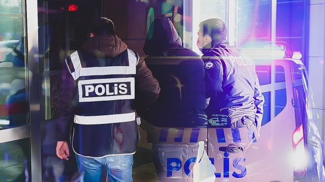 Zehir tacirlerine 3 ilde operasyon: 40 gözaltı