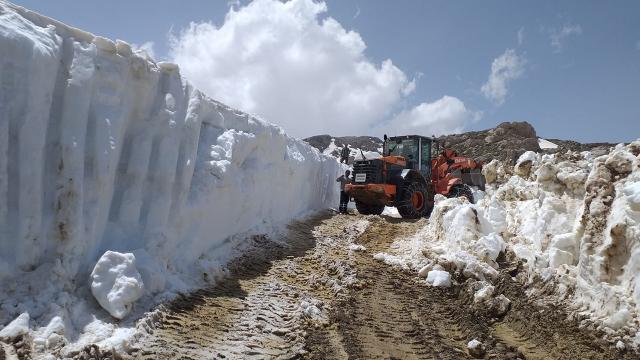 Antalya’nın karla kapanan yayla yolları açılıyor