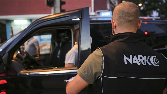 İzmir’de uyuşturucu operasyonlarında 32 kişi tutuklandı