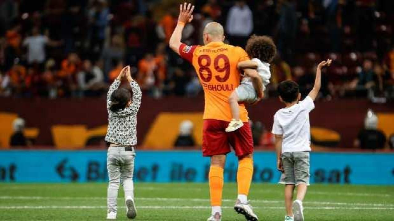 Sofiane Feghouli ve Ryan Babel’den veda